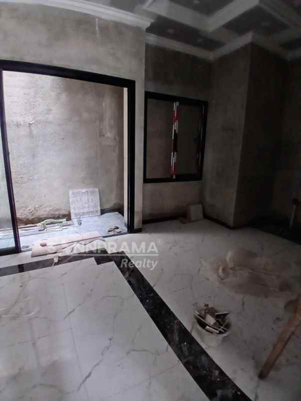 dijual rumah cipedak