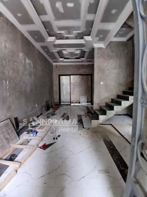 dijual rumah cipedak