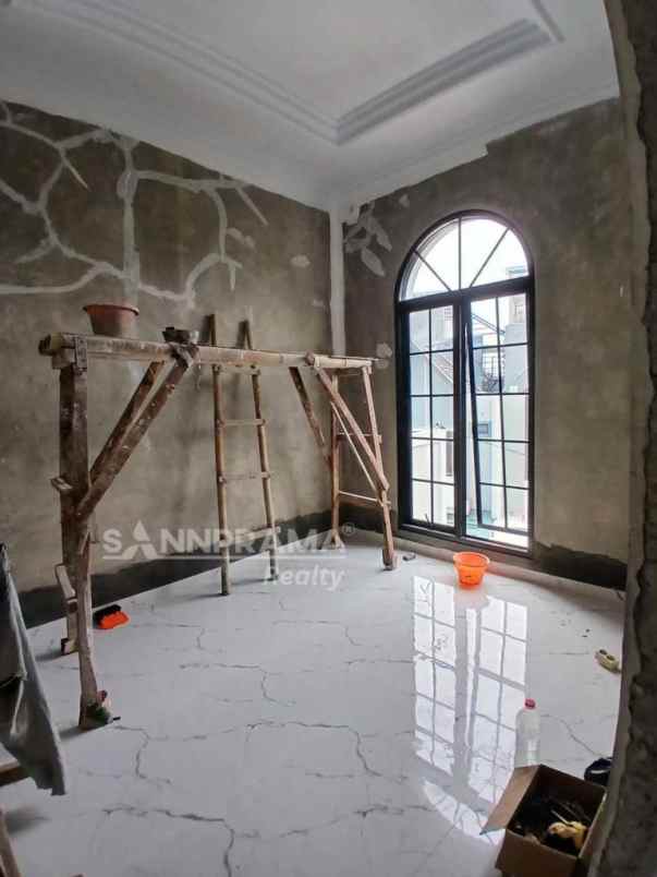 dijual rumah cipedak