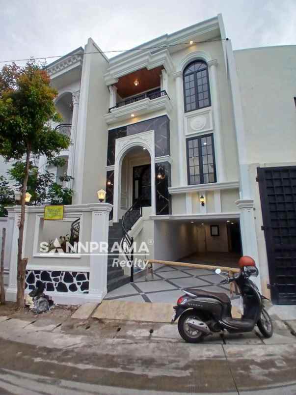 dijual rumah cipedak