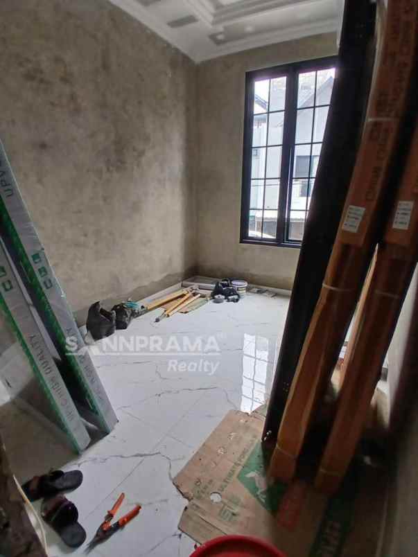 dijual rumah cipedak