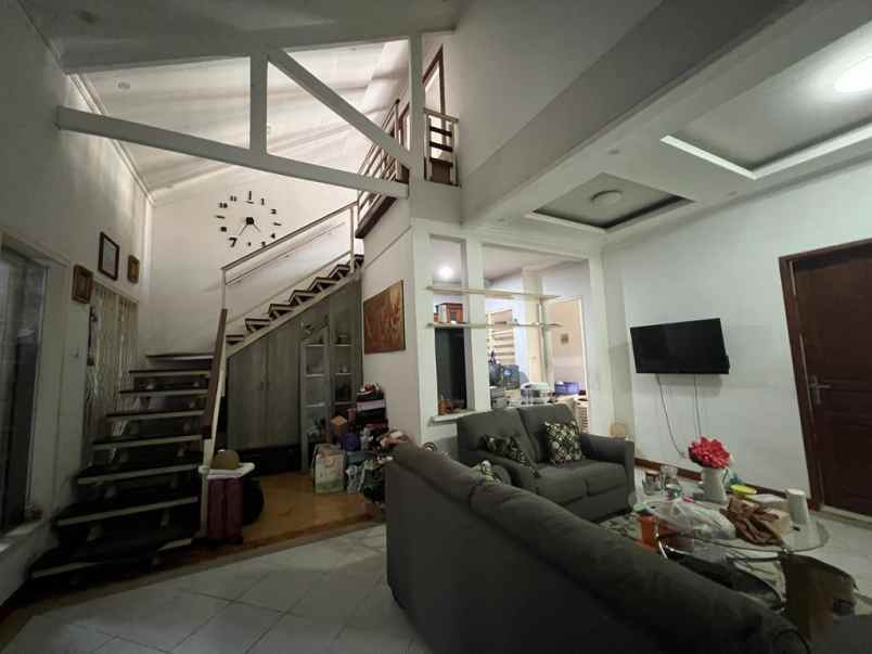 dijual rumah ciputat