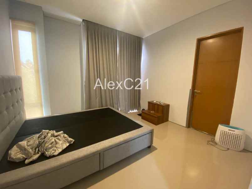 dijual rumah cireundeu