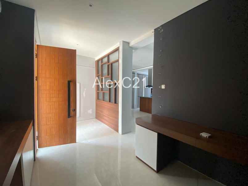 dijual rumah cireundeu