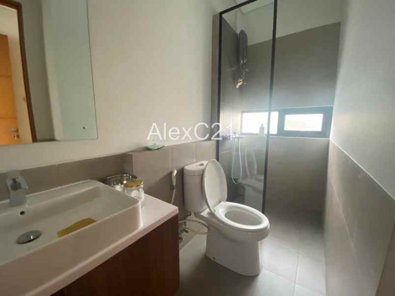 dijual rumah cireundeu