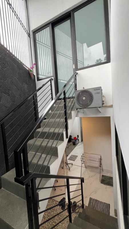 dijual rumah ciwaruga