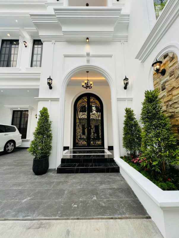 dijual rumah classic modern di jakarta selatan