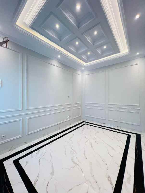 dijual rumah classic modern di jakarta selatan