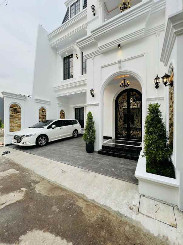 dijual rumah classic modern di jakarta selatan