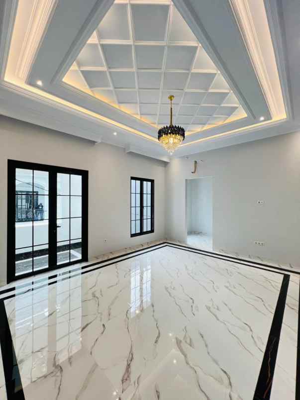 dijual rumah classic modern di jakarta selatan
