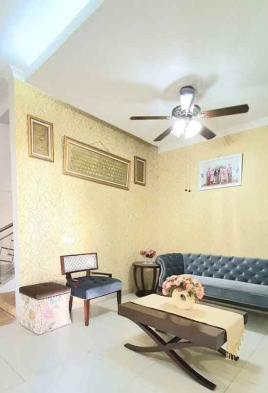 dijual rumah cluster alamanda jgc