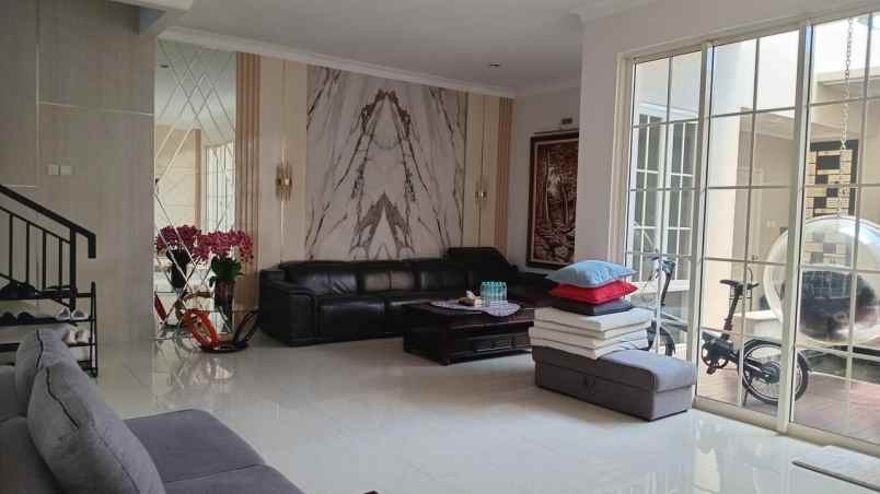 dijual rumah cluster anapuri podomoroparka