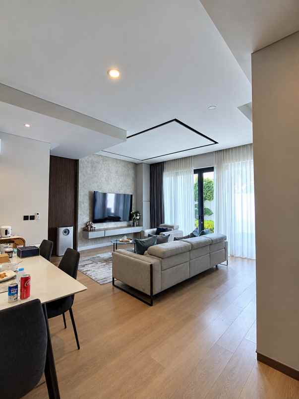dijual rumah cluster cassia jgc jakarta