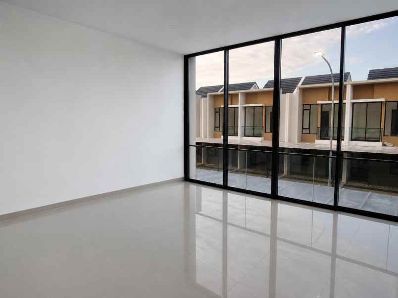 dijual rumah cluster dallas pik2 pantai