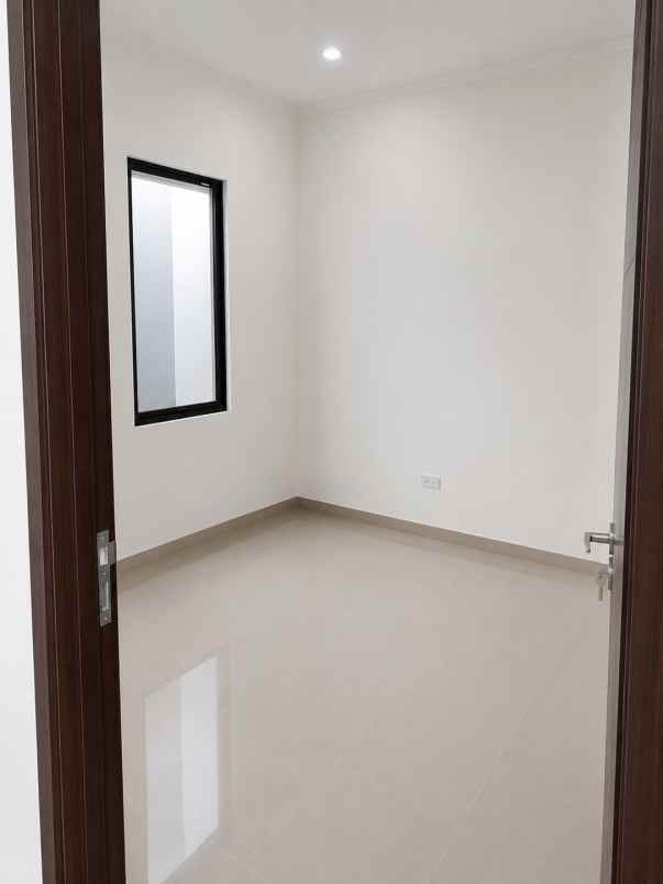dijual rumah cluster dallas pik2 pantai