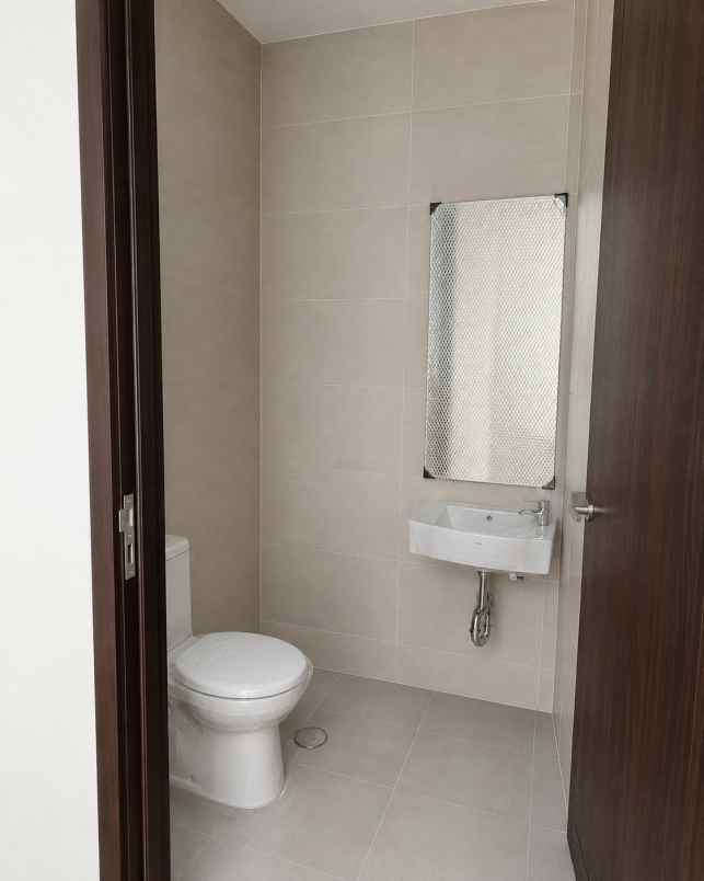 dijual rumah cluster dallas pik2 pantai