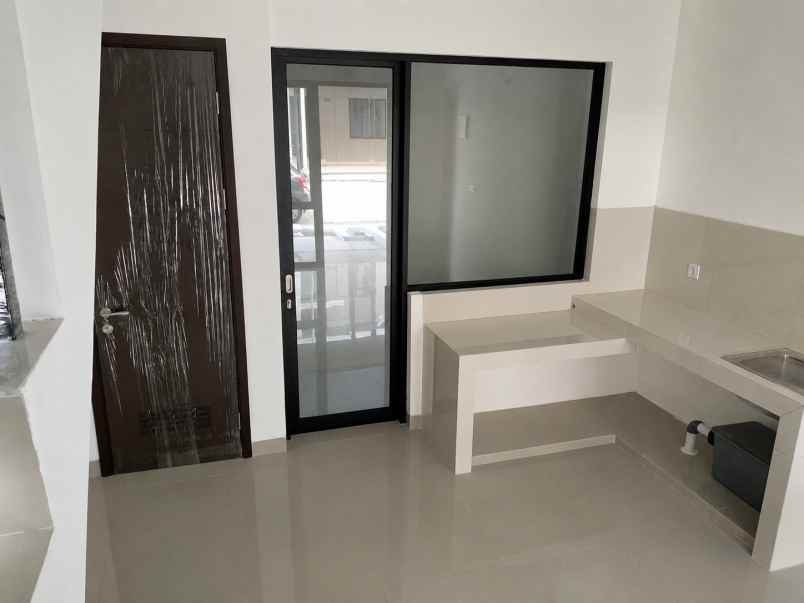 dijual rumah cluster dallas pik2 pantai