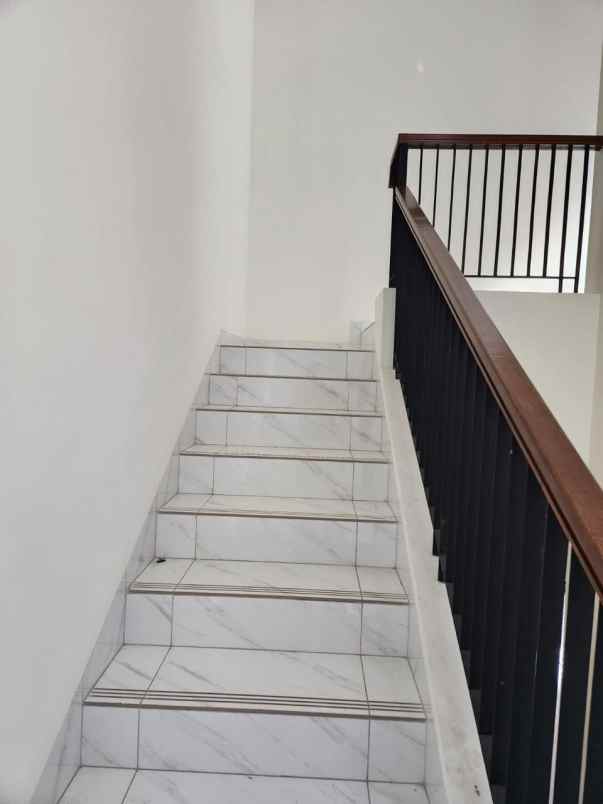 dijual rumah cluster flavio suvarna sutera tangerang