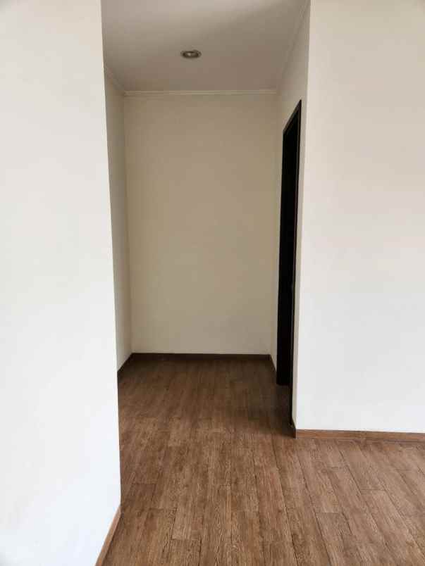 dijual rumah cluster flavio suvarna sutera tangerang