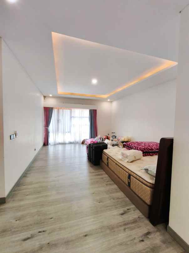 dijual rumah cluster lantana jgc