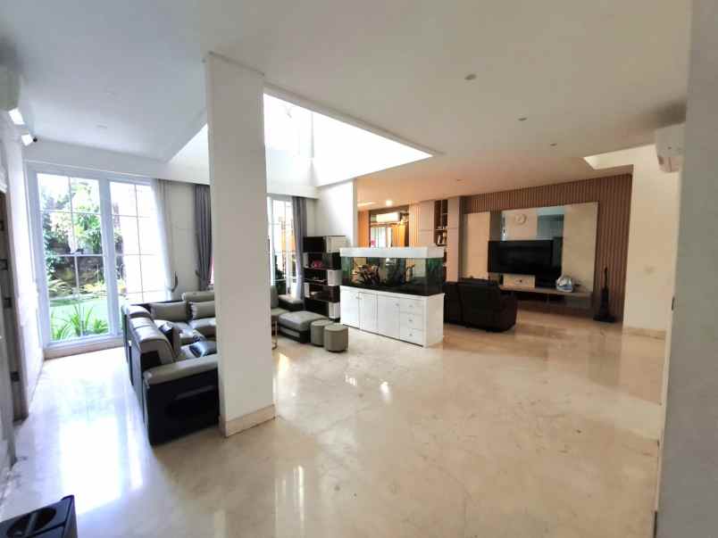 dijual rumah cluster lantana jgc