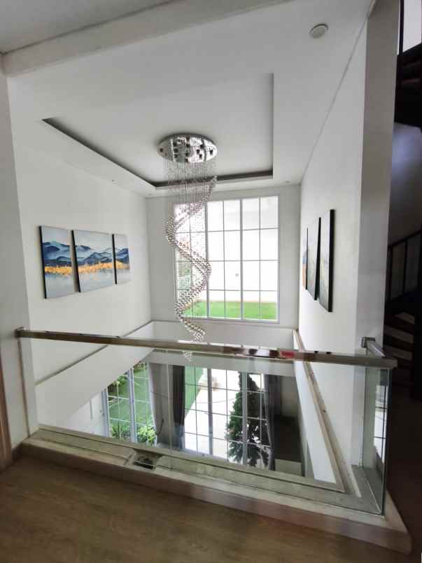 dijual rumah cluster lantana jgc