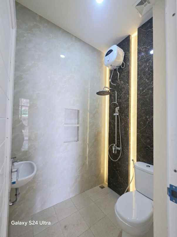 dijual rumah cluster permata harapan baru