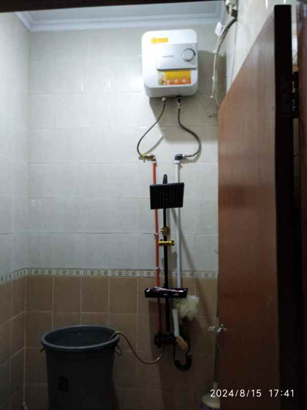 dijual rumah cluster puri cisaranten