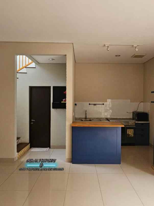 dijual rumah dalam cluster one gate siap huni