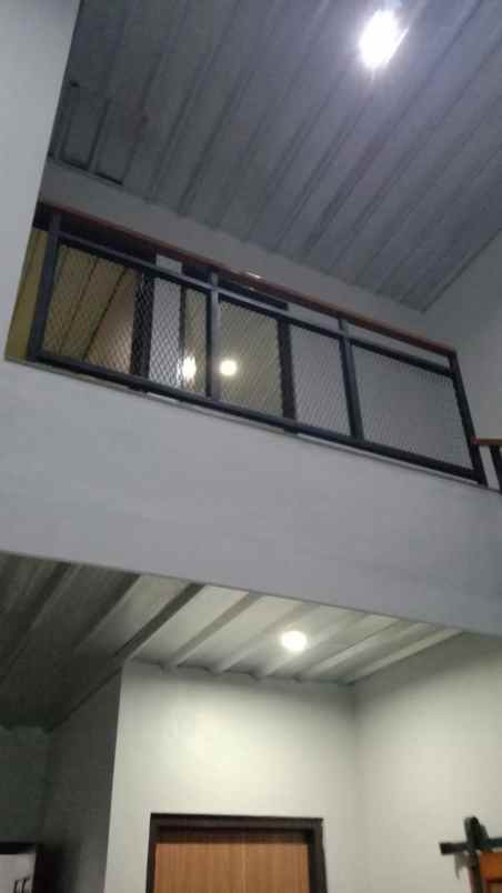 dijual rumah dalam komplek di duren sawit