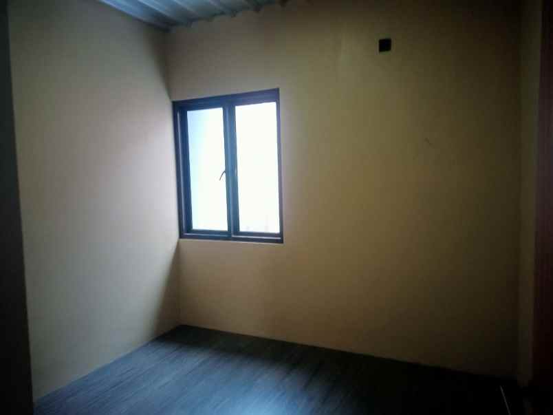 dijual rumah dalam komplek di duren sawit