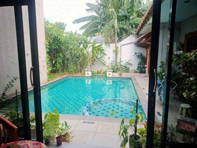 dijual rumah dalam komplek di duren sawit