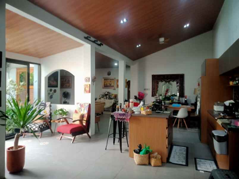 dijual rumah dalam komplek di duren sawit