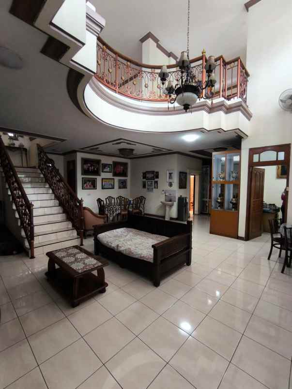 dijual rumah dan ruko di jatinegara jakarta timur
