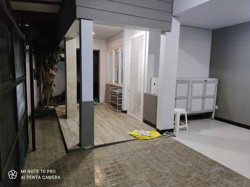 dijual rumah darmo
