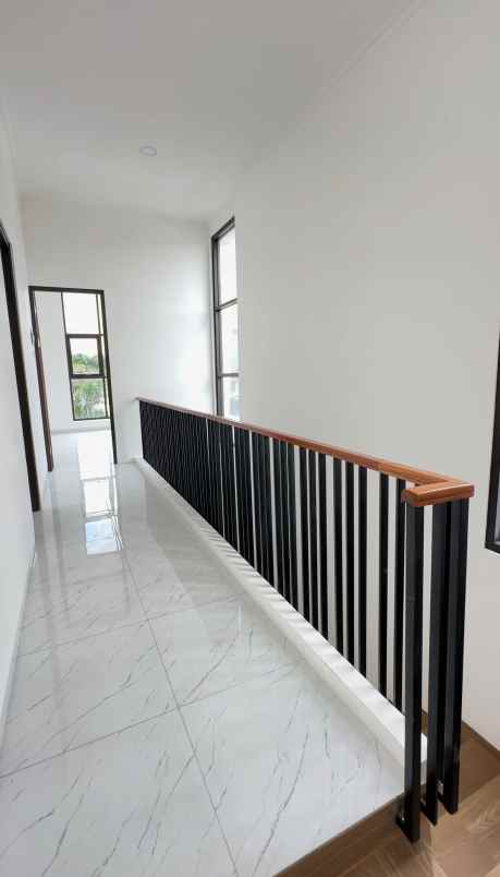 dijual rumah darmo harapan