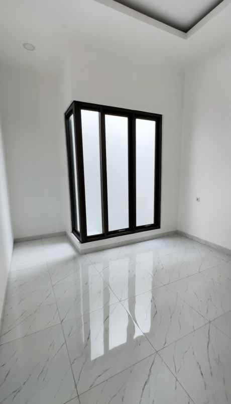 dijual rumah darmo harapan