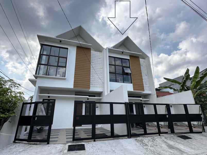 dijual rumah darmo harapan