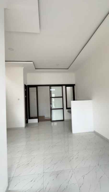 dijual rumah darmo harapan