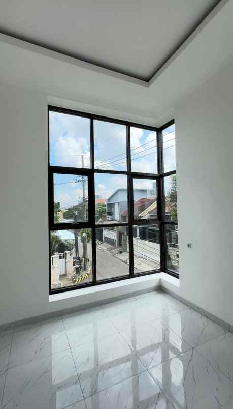dijual rumah darmo harapan