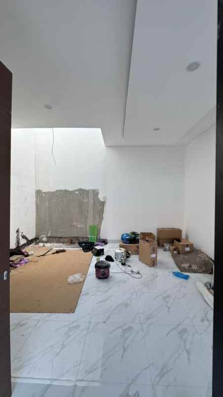 dijual rumah dharmahusada