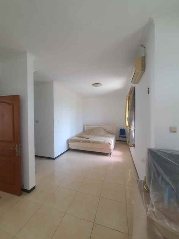 dijual rumah dharmahusada mas