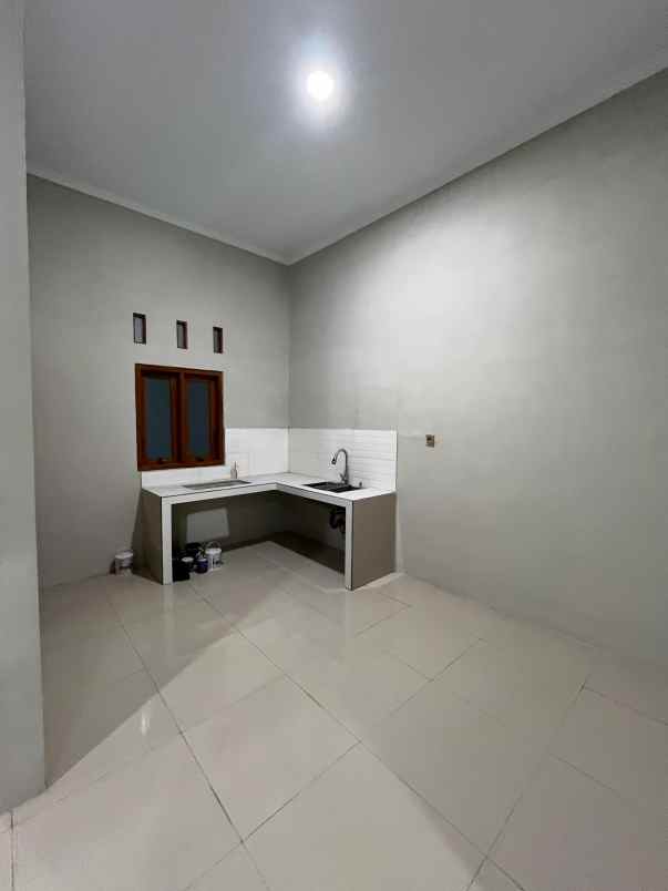 dijual rumah di banyuanyar solo