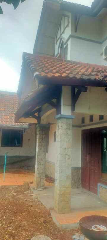 dijual rumah di daerah kemang pratama