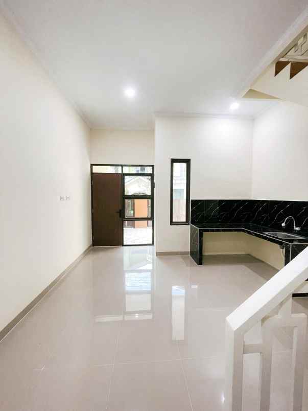 dijual rumah di duren sawit jakarta timur jakarta