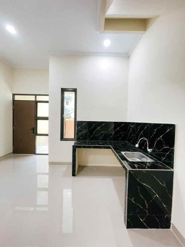 dijual rumah di duren sawit jakarta timur jakarta