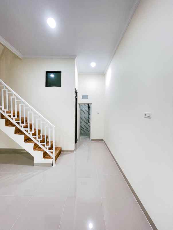 dijual rumah di duren sawit jakarta timur jakarta