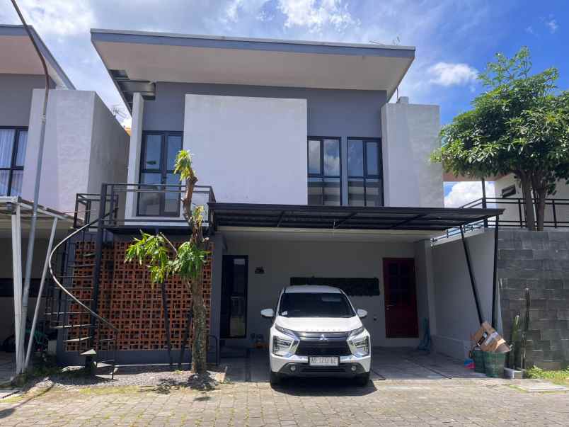 dijual rumah di gedongan colomadu karanganyar