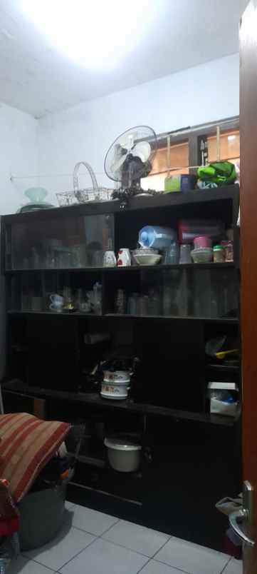 dijual rumah di gg tampomas kota cirebon