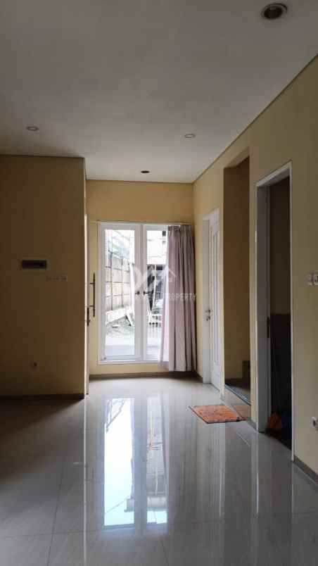 dijual rumah di graha raya bintaro